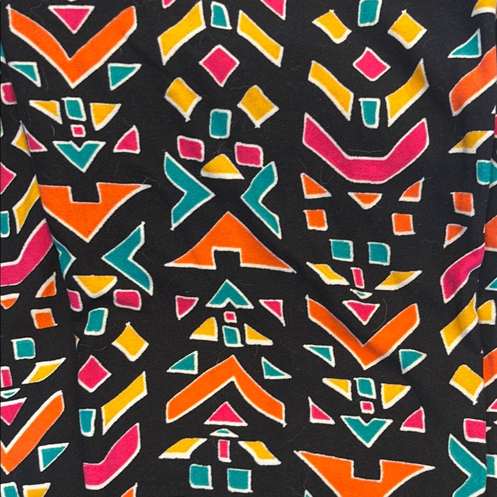 Colorful Geometric Patterned LuLaRoe Women’s Leggings - Picture 7 of 7